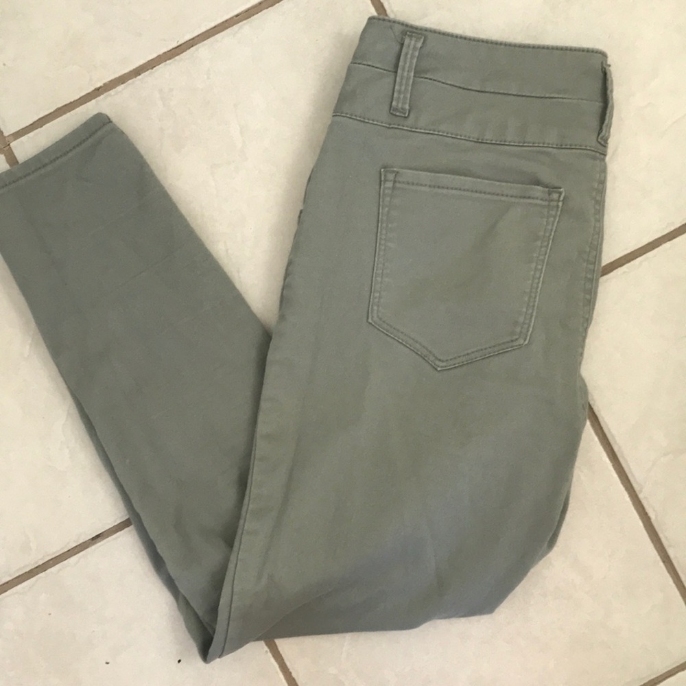 Capri pants